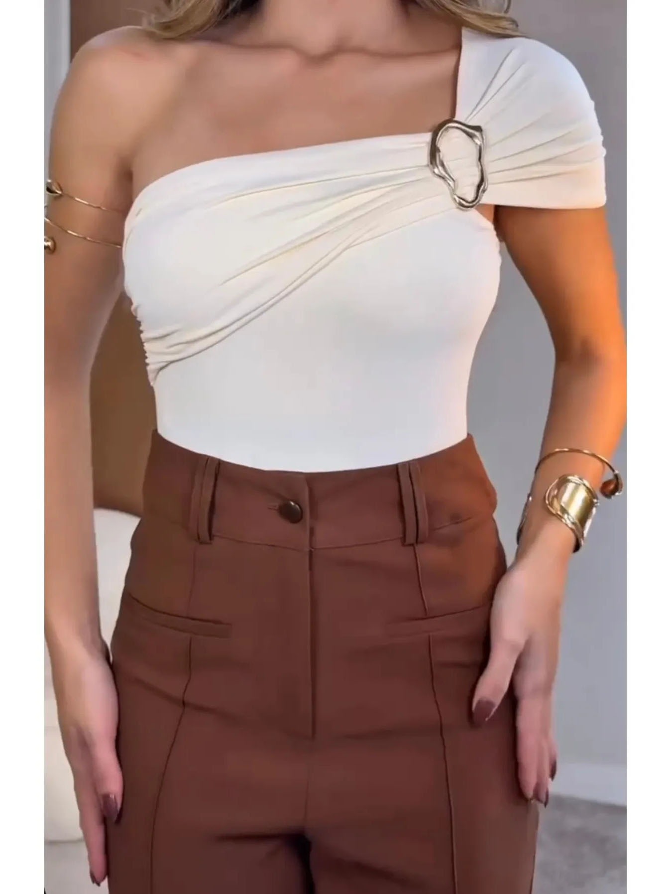 Aksesuarlı Bluz Beyaz