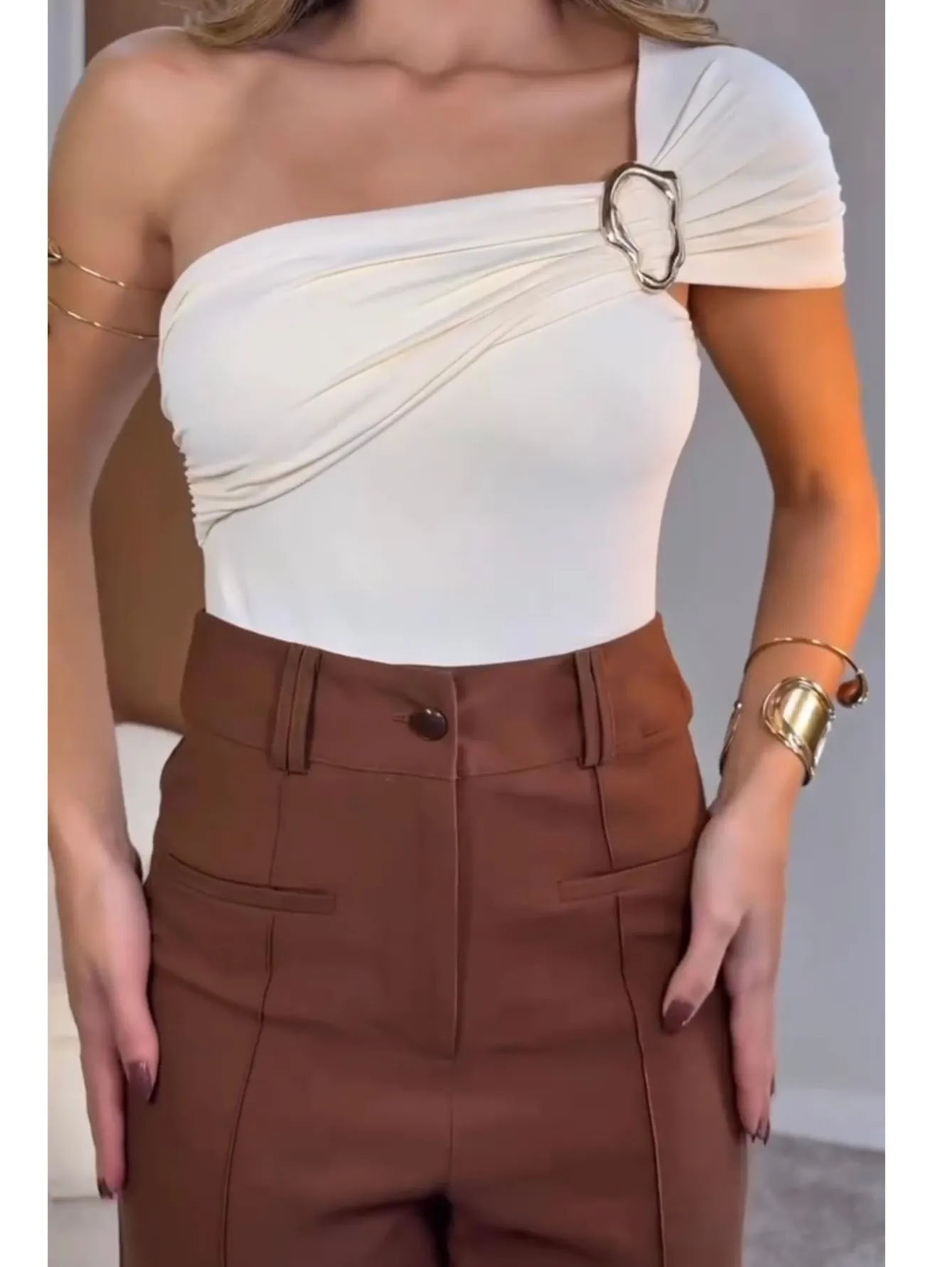 Aksesuarlı Bluz Beyaz