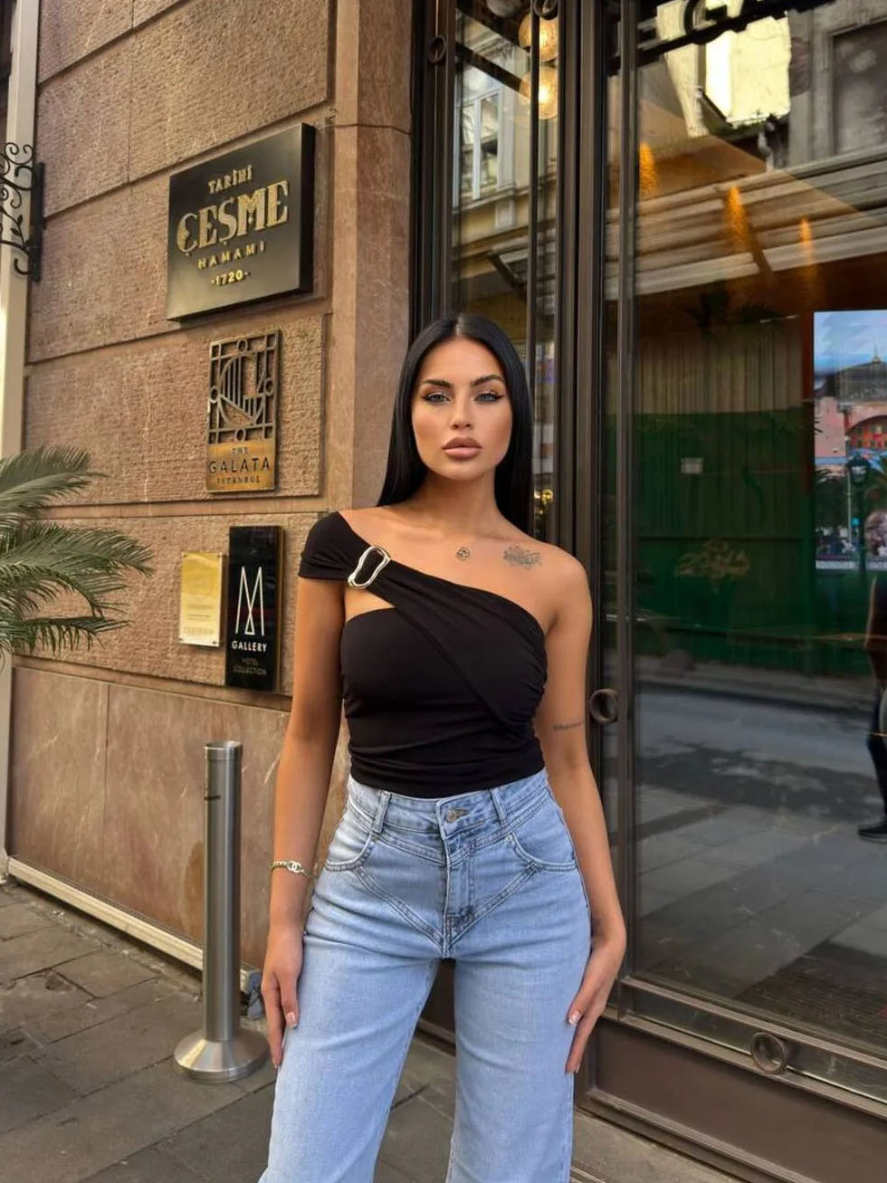 Aksesuarlı Bluz Siyah