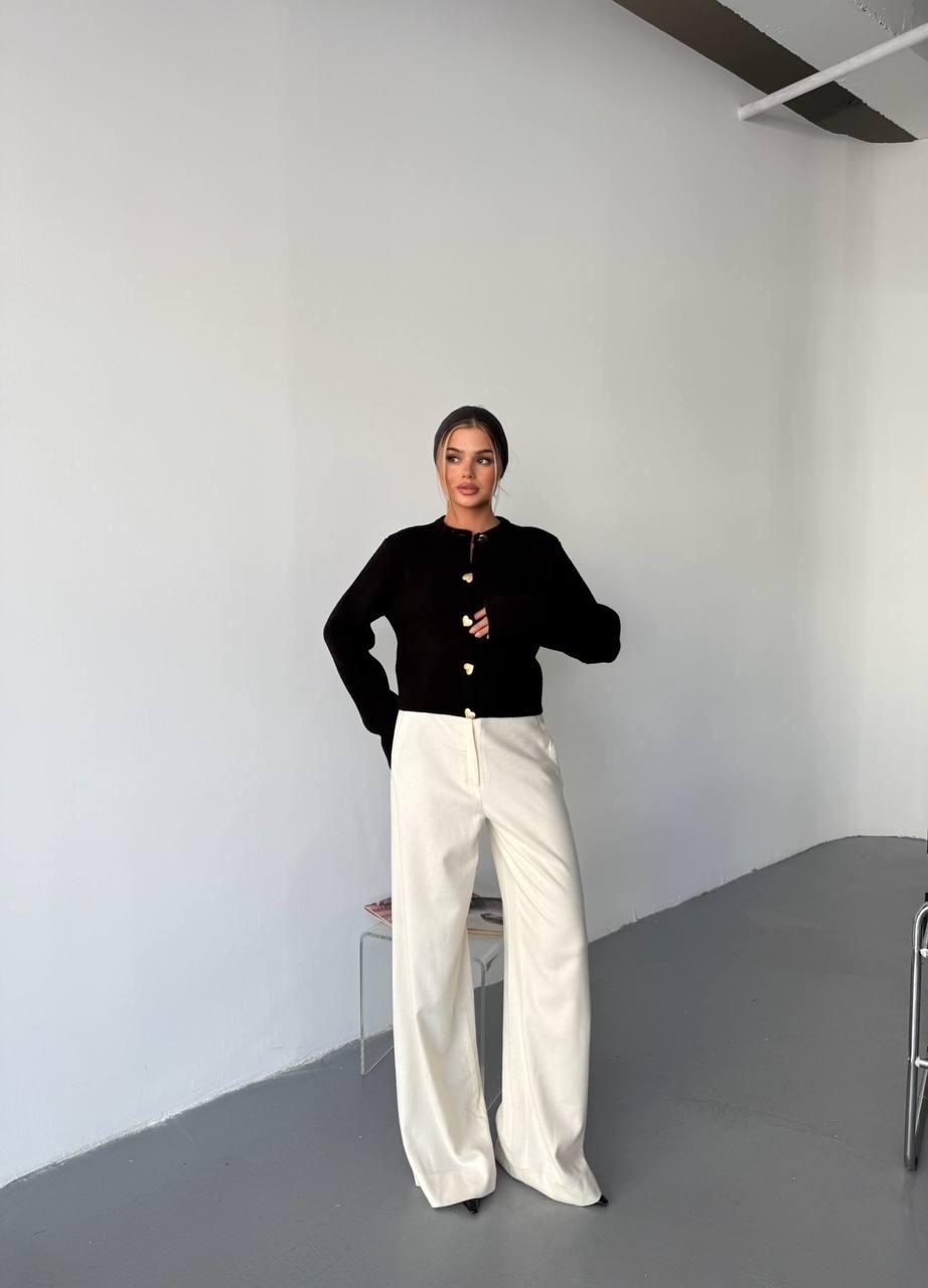 Siyah Kalp Düğmeli Uzun Kol Triko Hırka